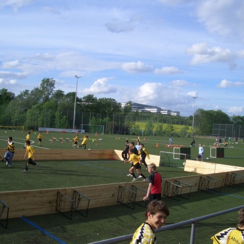 Der Soccer-Court und Ballschule